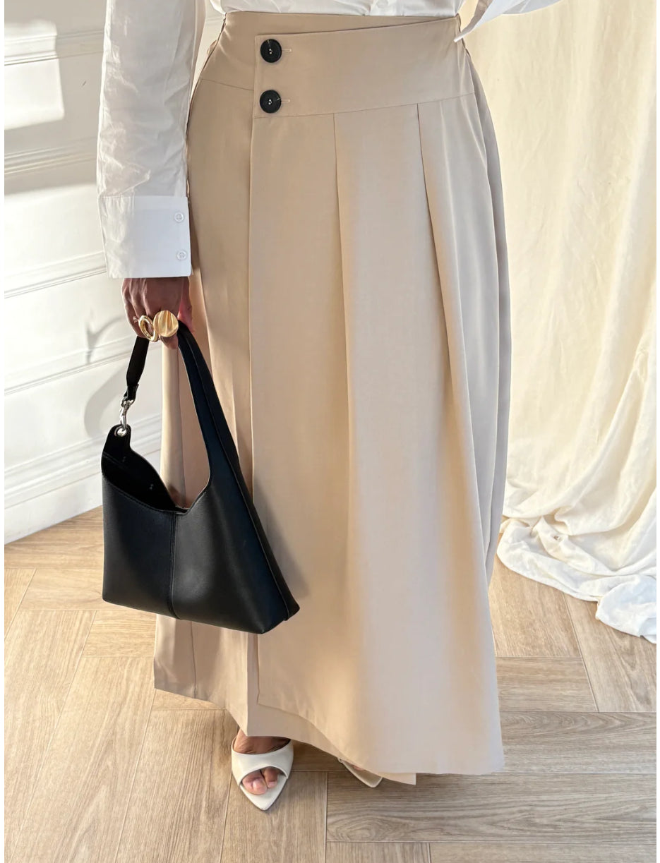 Jupe longue plissée à boutons noir